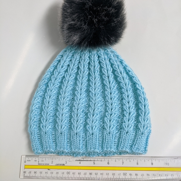 Toddler knit beanie pom pom hat - Picture 5 of 6